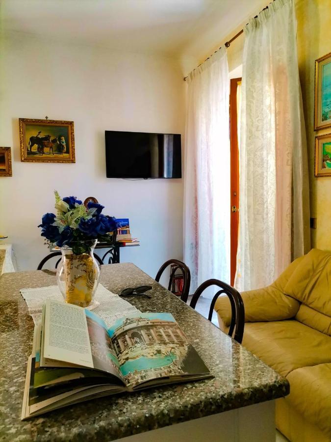 Francesca House Apartment อัตรานี ภายนอก รูปภาพ